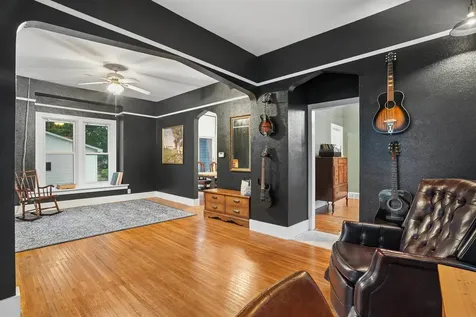 602 SW 3rd Street Waverly IA 50677