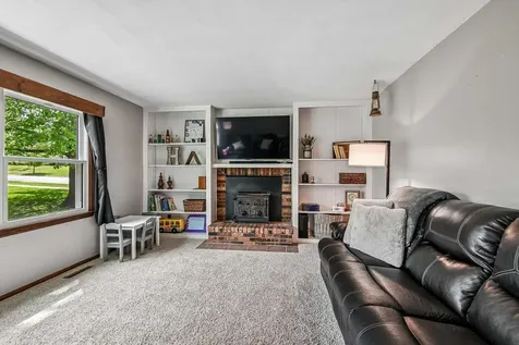 1211 Country Meadows Drive Waverly IA 50677