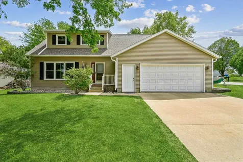 1211 Country Meadows Drive Waverly IA 50677