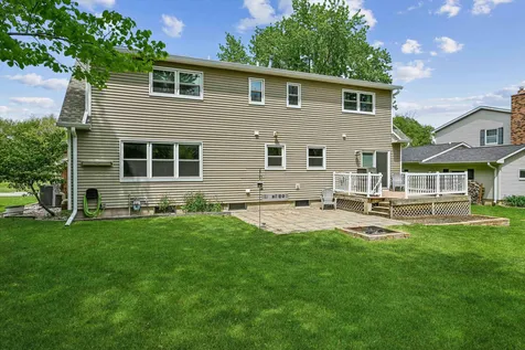1211 Country Meadows Drive Waverly IA 50677