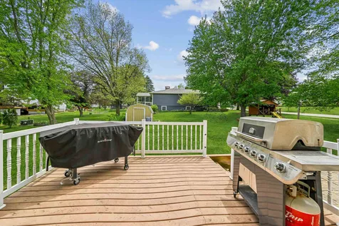 1211 Country Meadows Drive Waverly IA 50677