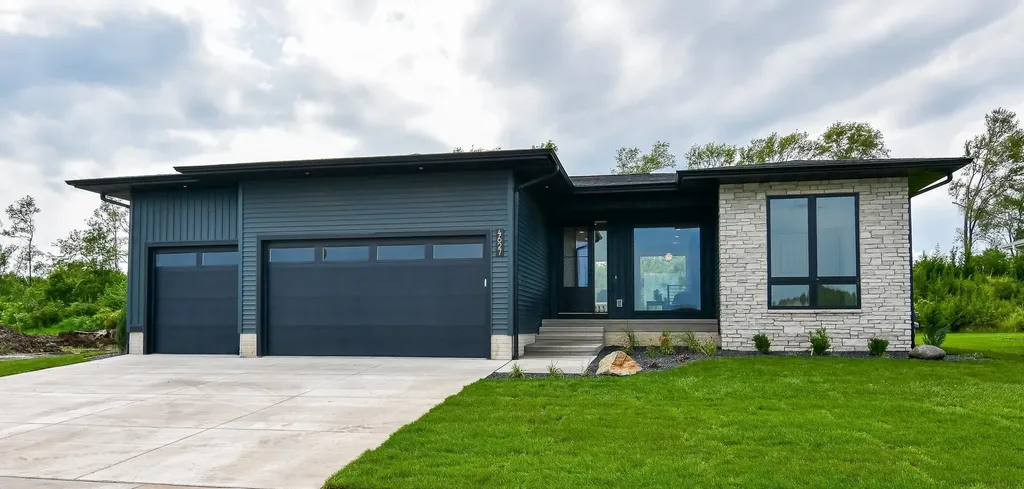 4627 Luke Streets Cedar Falls IA 50613