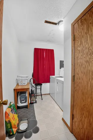 766 Russell Road Waterloo IA 50701