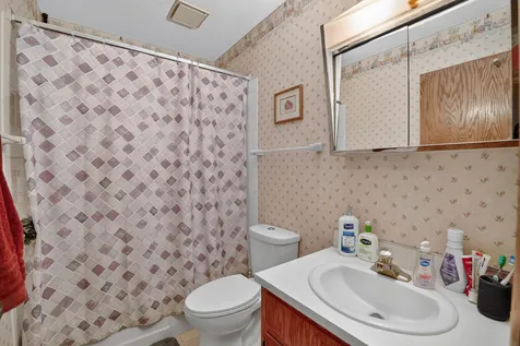 766 Russell Road Waterloo IA 50701