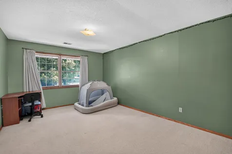 766 Russell Road Waterloo IA 50701