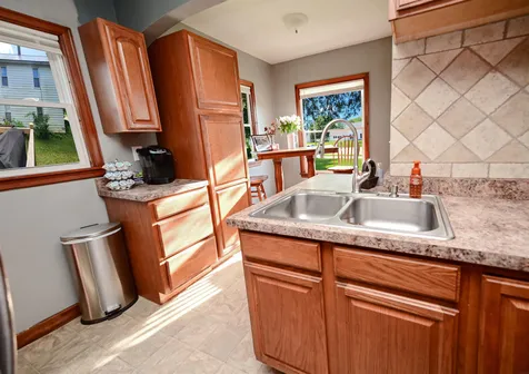 200 S Wayne Street Manchester IA 52057