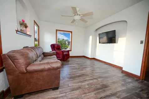 200 S Wayne Street Manchester IA 52057