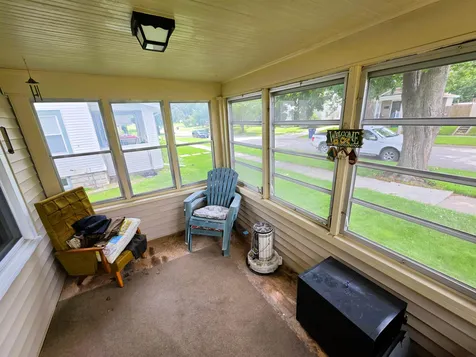 1527 Bertch Avenue Waterloo IA 50702