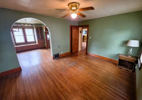 1527 Bertch Avenue Waterloo IA 50702
