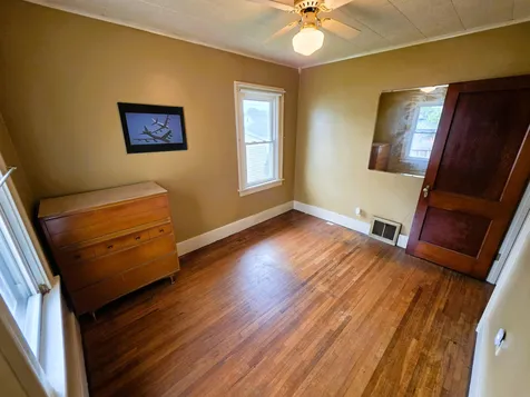 1527 Bertch Avenue Waterloo IA 50702