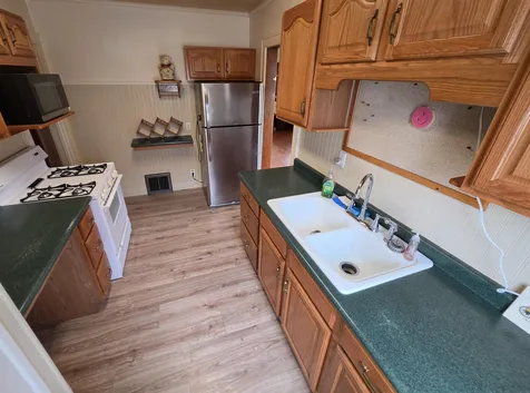 1527 Bertch Avenue Waterloo IA 50702