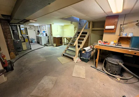 1527 Bertch Avenue Waterloo IA 50702