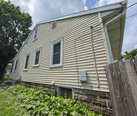 1527 Bertch Avenue Waterloo IA 50702