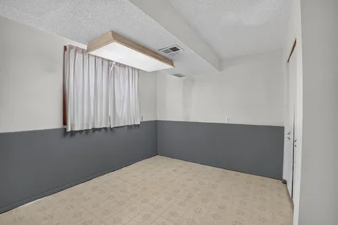 1303 Shultz Street Waterloo IA 50707
