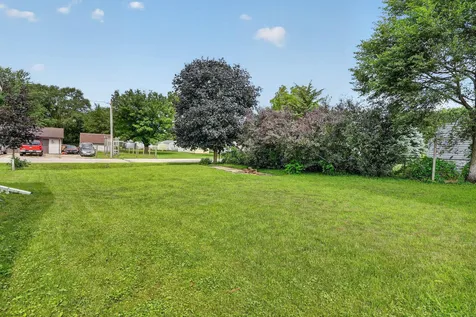 1303 Shultz Street Waterloo IA 50707