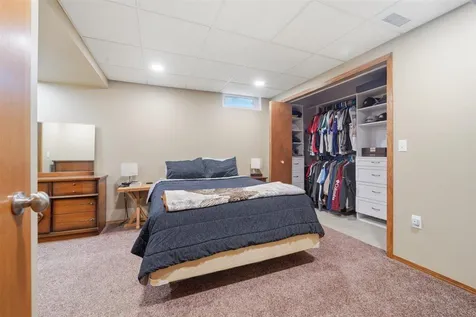 3713 Joan Drive Waterloo IA 50702