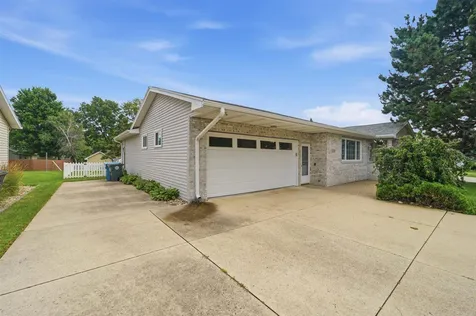 3713 Joan Drive Waterloo IA 50702