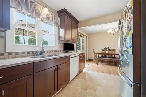 3713 Joan Drive Waterloo IA 50702