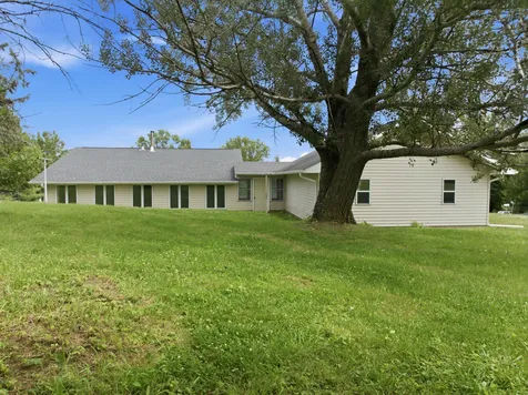 1958 Quiet Lane Marion IA 52302