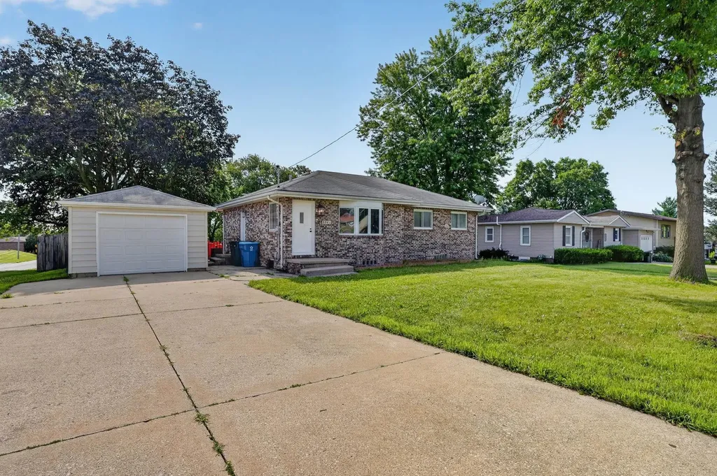 3541 Hammond Avenue Waterloo IA 50702