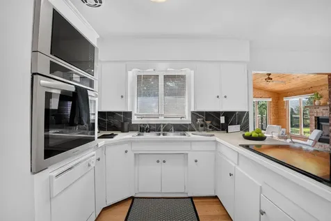 3541 Hammond Avenue Waterloo IA 50702