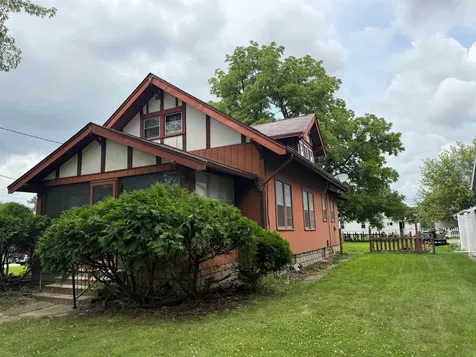 2232 W 3rd Street Waterloo IA 50702