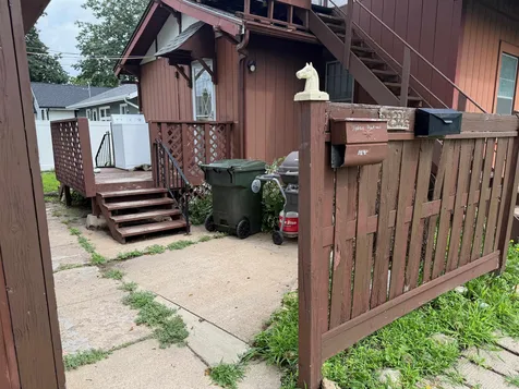 2232 W 3rd Street Waterloo IA 50702