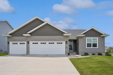 5522 Red Oak Lane Cedar Falls IA 50613