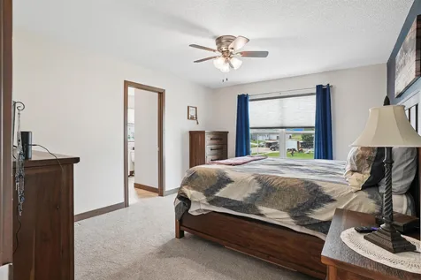 5522 Red Oak Lane Cedar Falls IA 50613
