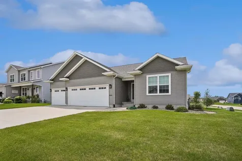 5522 Red Oak Lane Cedar Falls IA 50613