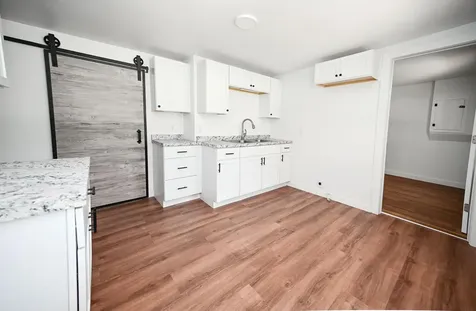 512 S 5th Street Manchester IA 52057