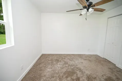 512 S 5th Street Manchester IA 52057