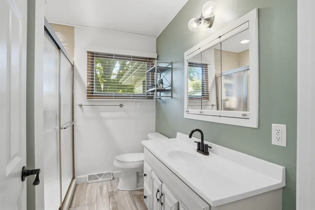 2216 Linnwood Drive Cedar Falls IA 50613