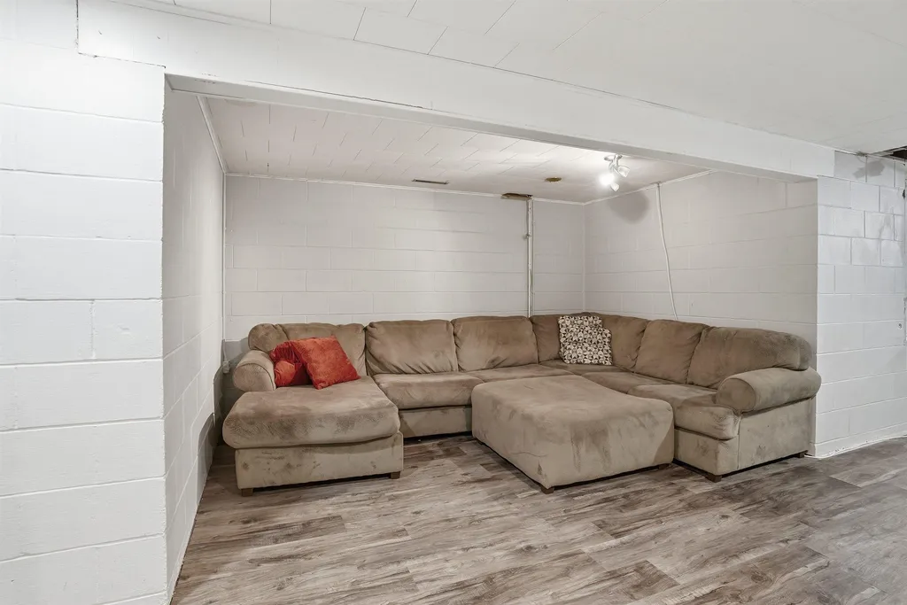 2216 Linnwood Drive Cedar Falls IA 50613