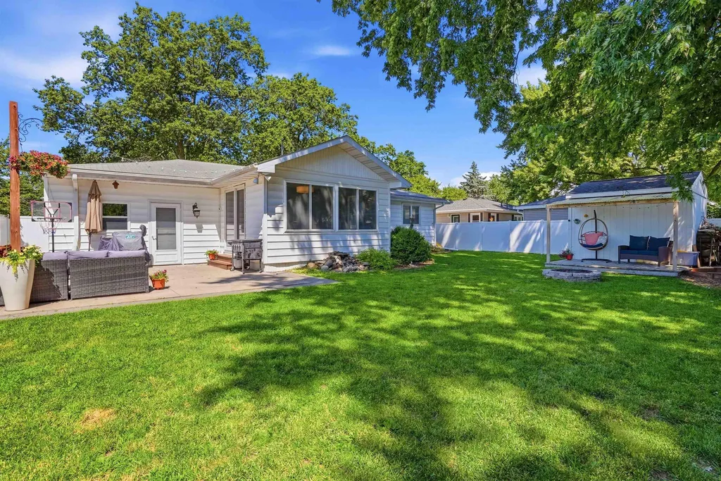 2216 Linnwood Drive Cedar Falls IA 50613