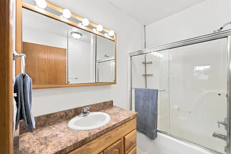 313 Tumbleweed Trail Waverly IA 50677