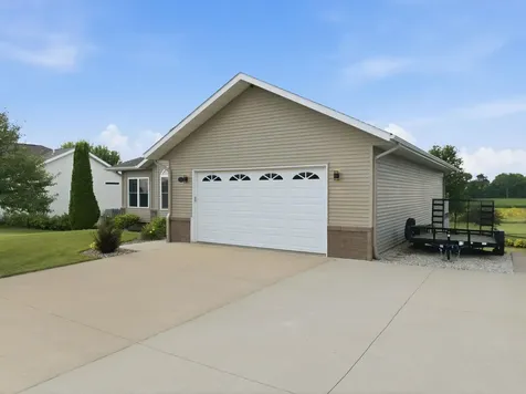 313 Tumbleweed Trail Waverly IA 50677