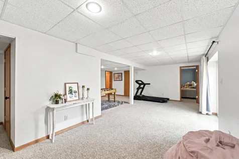 313 Tumbleweed Trail Waverly IA 50677