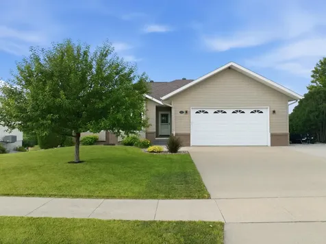 313 Tumbleweed Trail Waverly IA 50677