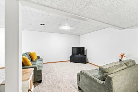 313 Tumbleweed Trail Waverly IA 50677