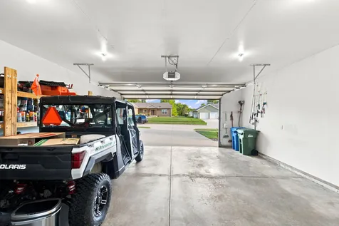 313 Tumbleweed Trail Waverly IA 50677