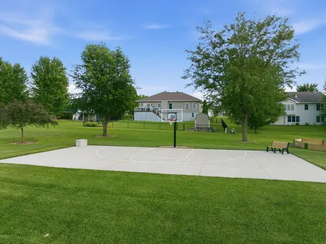 313 Tumbleweed Trail Waverly IA 50677