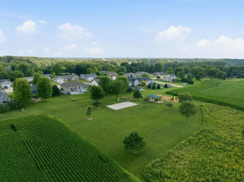 313 Tumbleweed Trail Waverly IA 50677