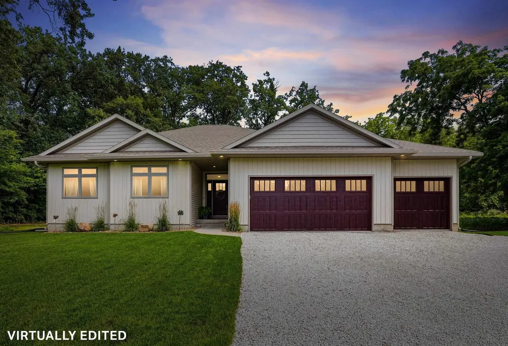 5017 Gilbertville Road Waterloo IA 50701