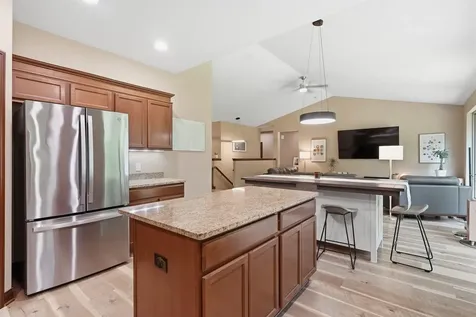 5017 Gilbertville Road Waterloo IA 50701