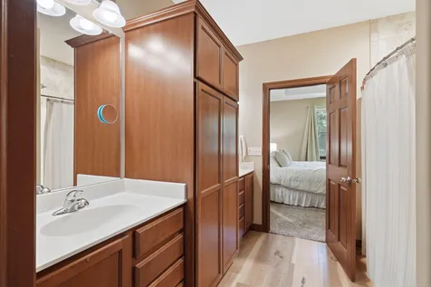 5017 Gilbertville Road Waterloo IA 50701