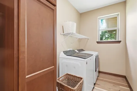 5017 Gilbertville Road Waterloo IA 50701