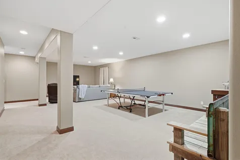 5017 Gilbertville Road Waterloo IA 50701