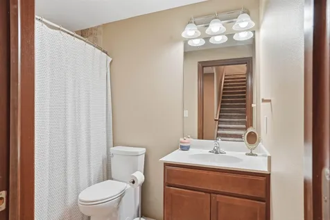 5017 Gilbertville Road Waterloo IA 50701