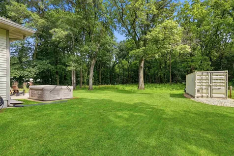 5017 Gilbertville Road Waterloo IA 50701